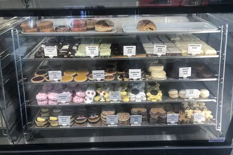 Cakes To Please photo 2